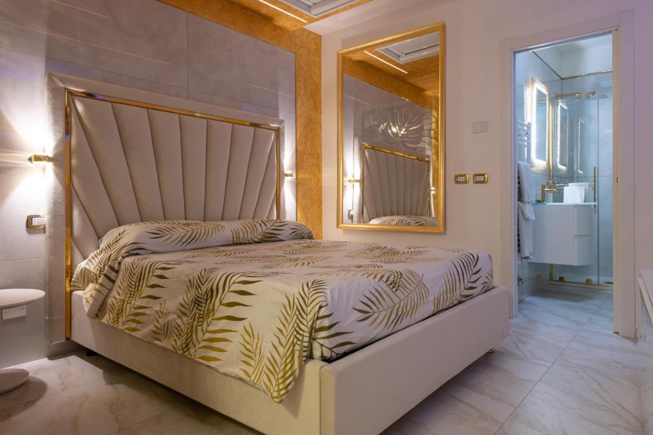 Fashion Apartment Gold Bologna With Jacuzzi & Car Garage Exterior photo