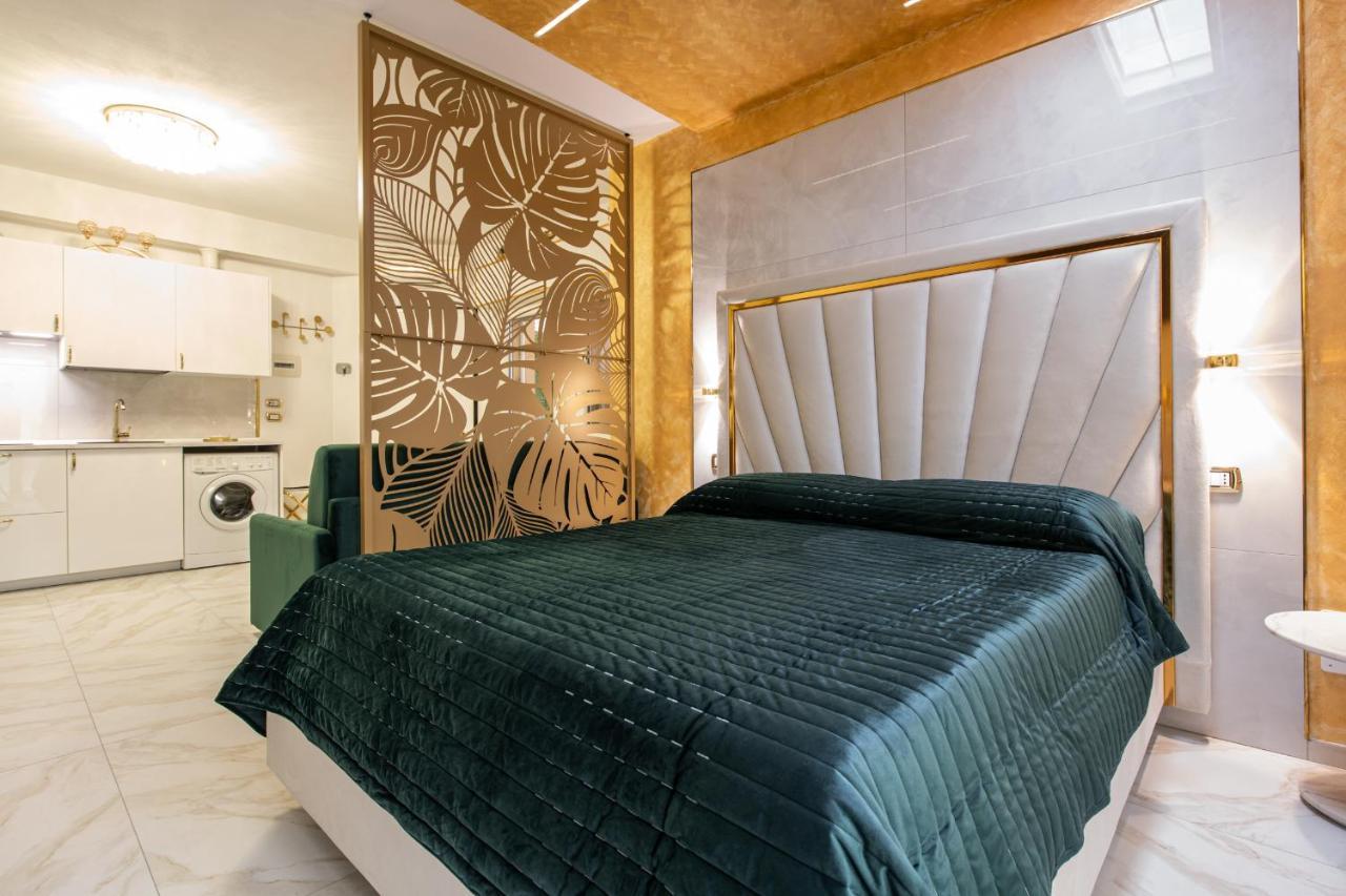 Fashion Apartment Gold Bologna With Jacuzzi & Car Garage Exterior photo