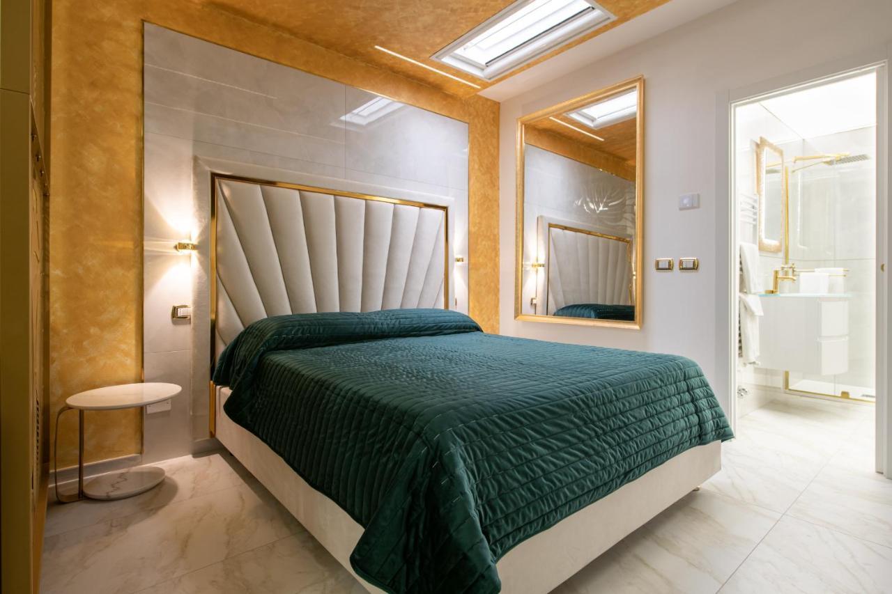 Fashion Apartment Gold Bologna With Jacuzzi & Car Garage Exterior photo