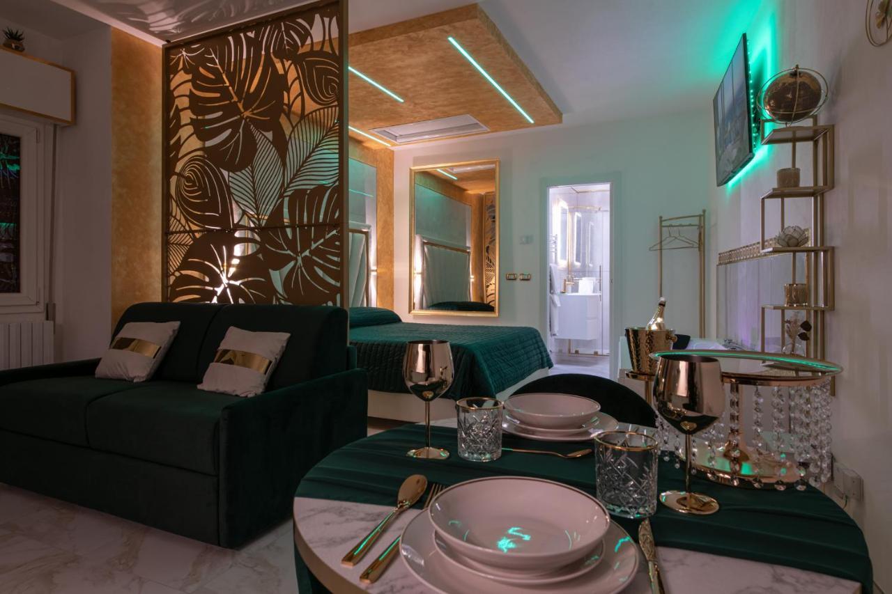 Fashion Apartment Gold Bologna With Jacuzzi & Car Garage Exterior photo